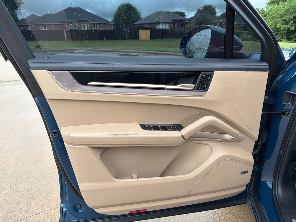 2024 Porsche Cayenne S