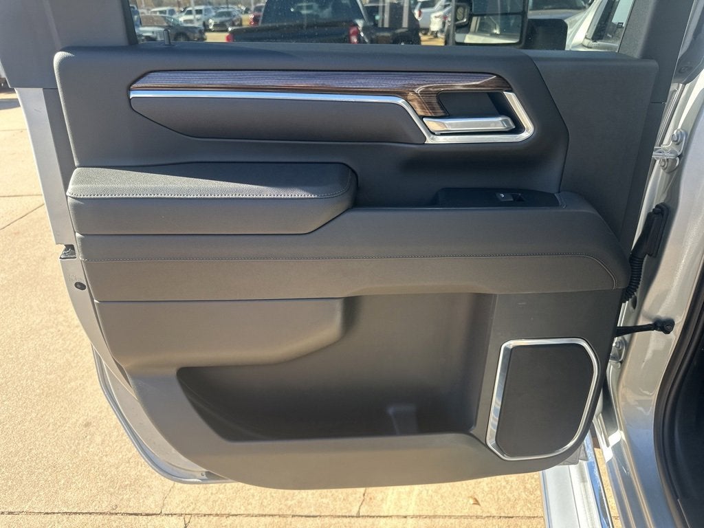 2025 Chevrolet Silverado 3500 HD Chassis Cab LT