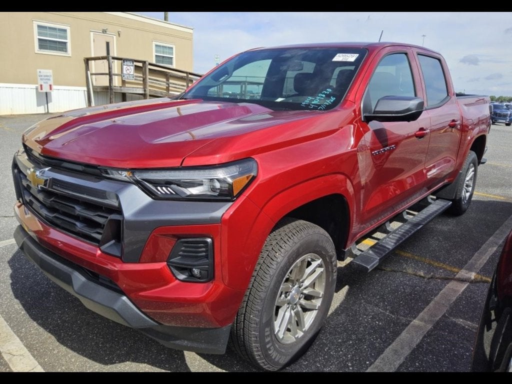 2025 Chevrolet Colorado WT/LT