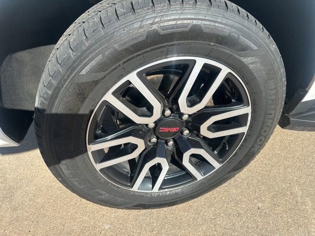 2022 GMC Yukon XL AT4