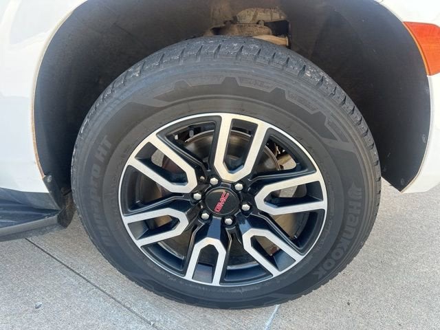 2022 GMC Yukon XL AT4