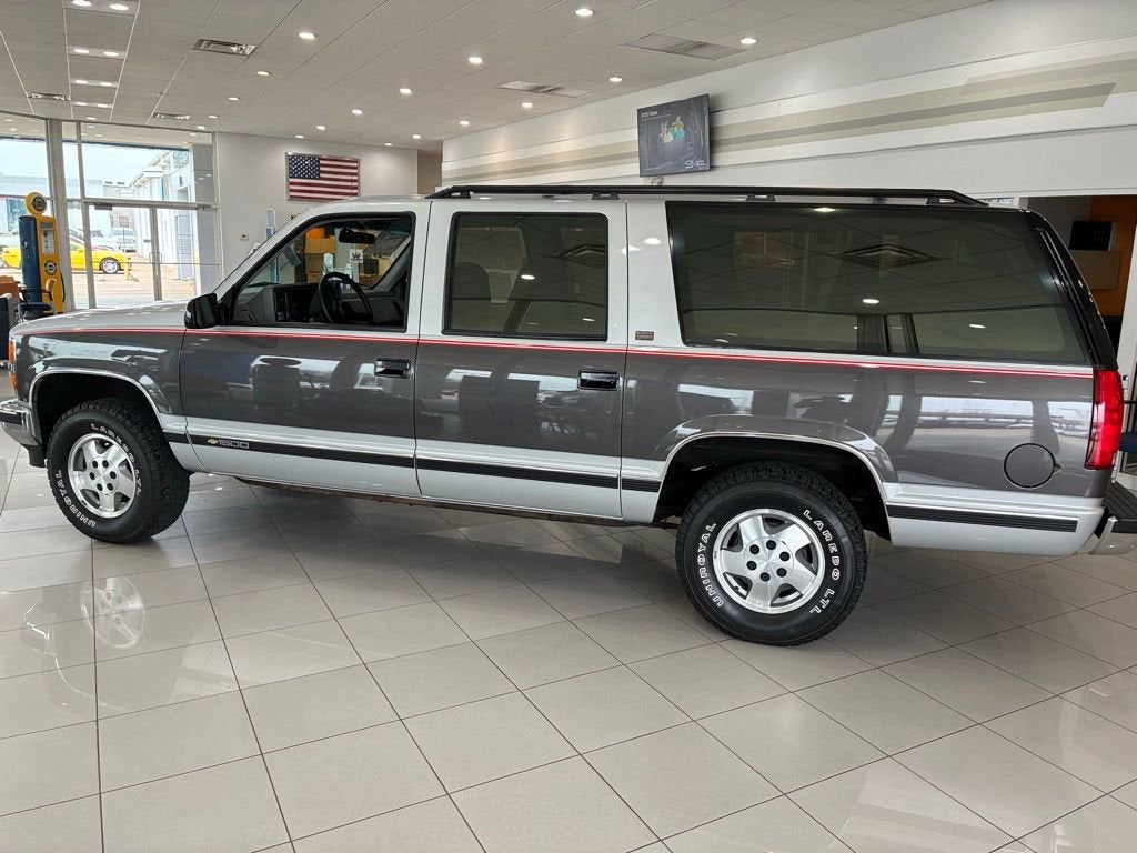 1993 Chevrolet Suburban Base