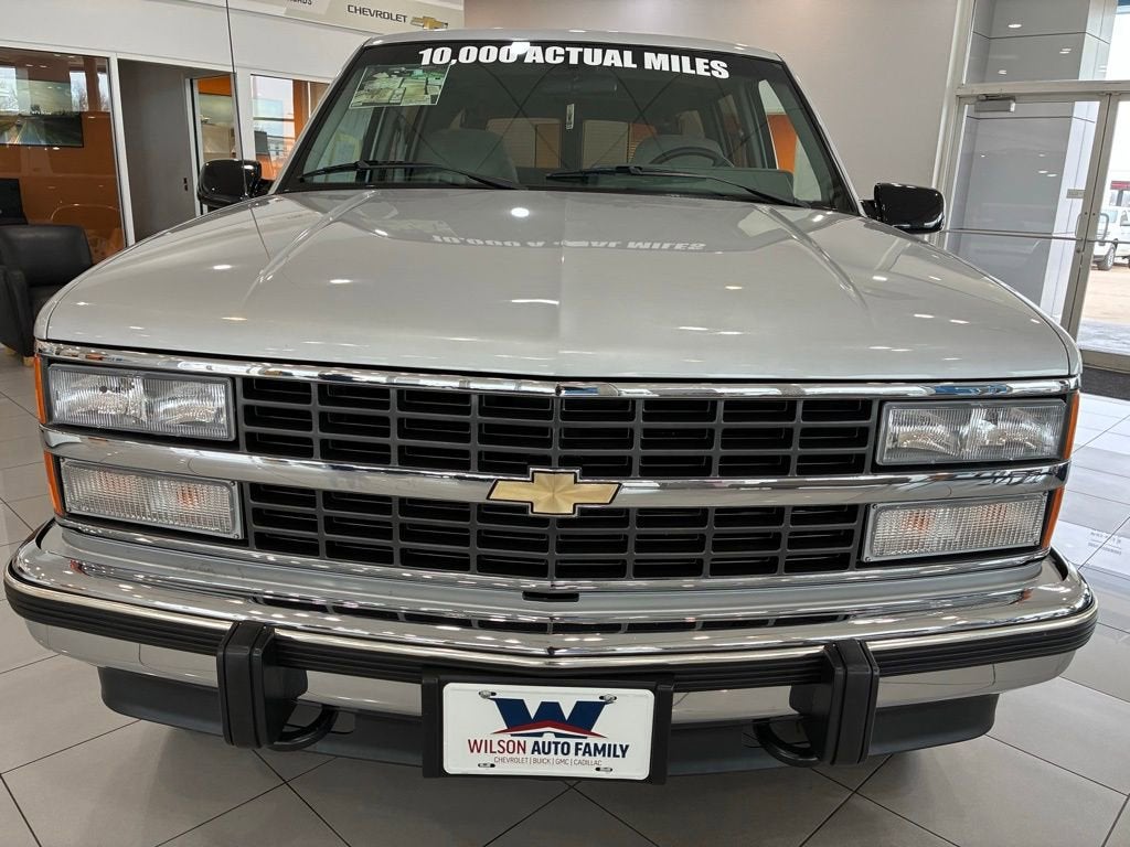 1993 Chevrolet Suburban Base