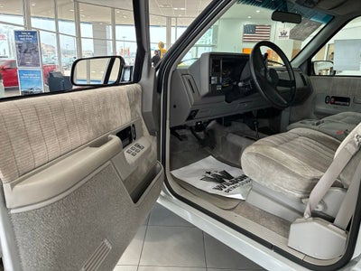 1993 Chevrolet Suburban Base