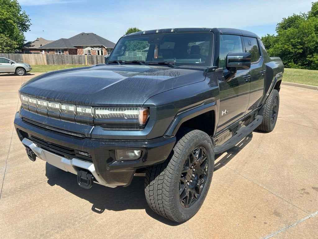 2025 GMC Hummer EV 2X's photo