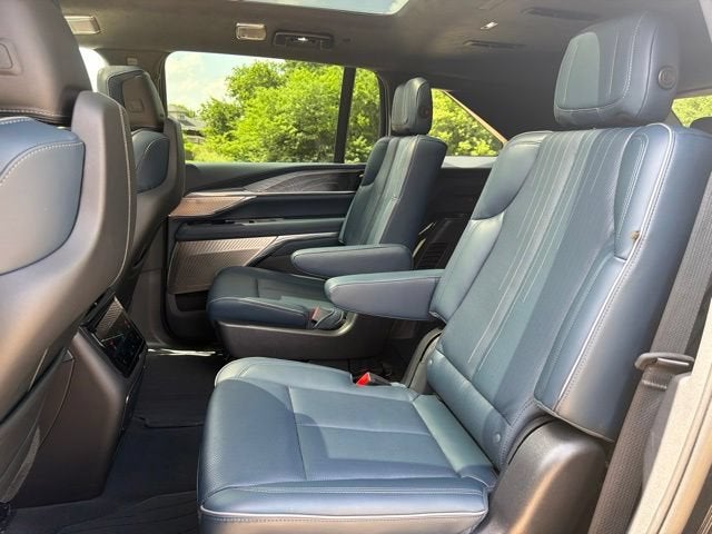2025 Cadillac ESCALADE IQ Luxury 2