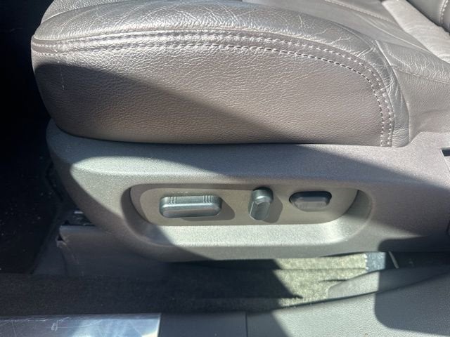 2019 Lincoln MKT Base