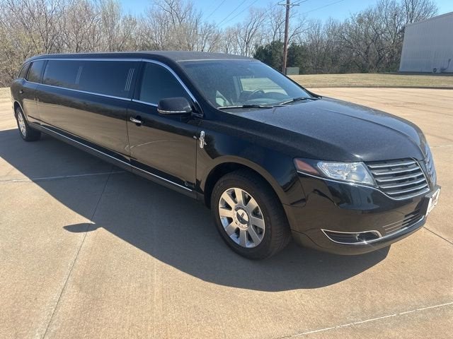 2019 Lincoln MKT Base