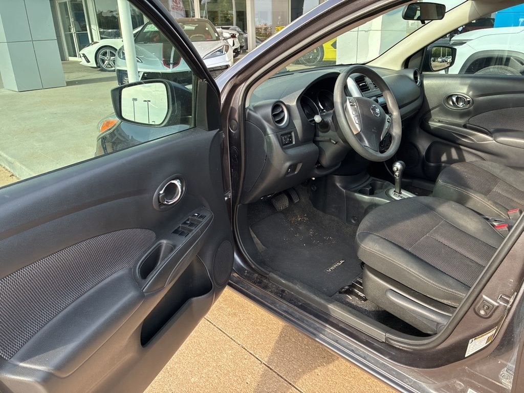 2015 Nissan Versa SV