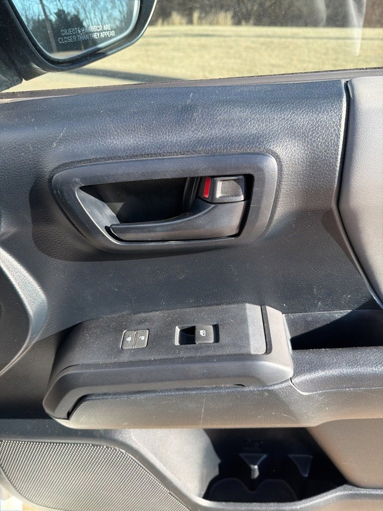 2016 Toyota Tacoma SR