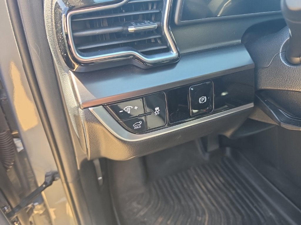 2025 Kia SPORTAGE Base