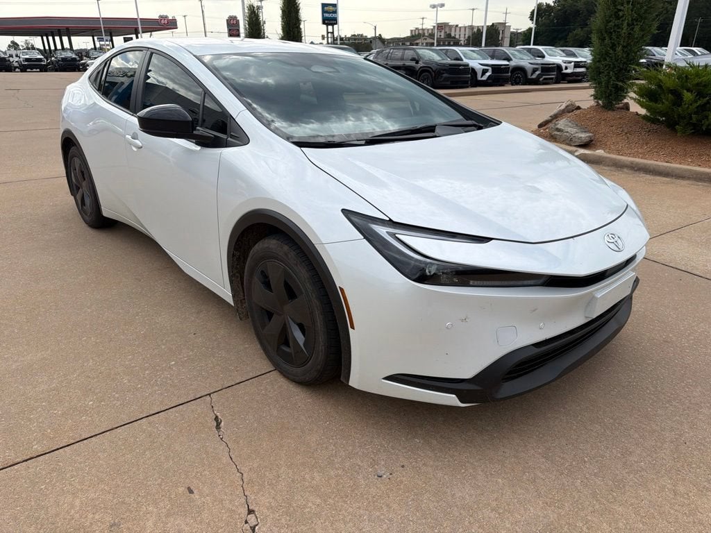 2025 Toyota Prius LE
