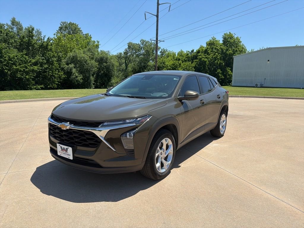 2024 Chevrolet Trax LS's photo