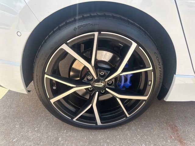 2022 Volkswagen Golf R Base